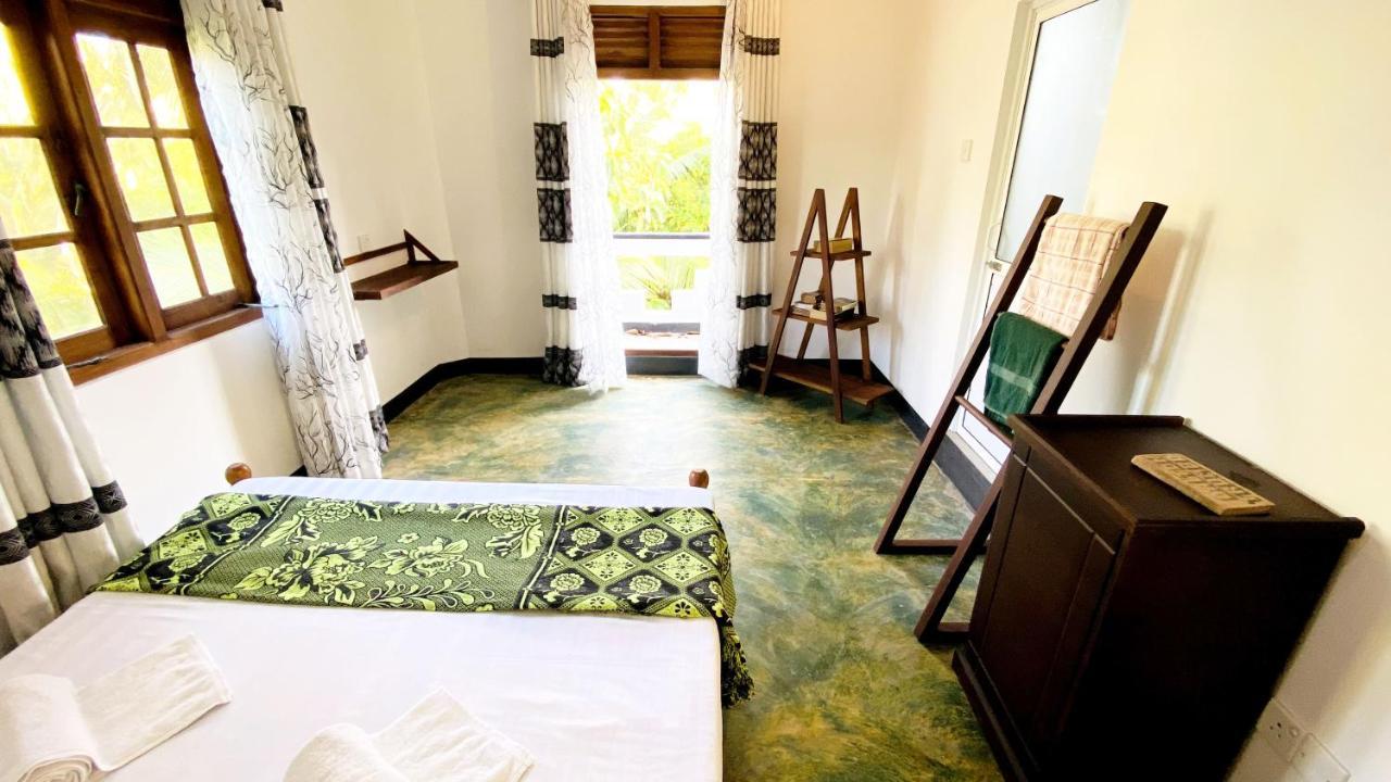 Madiha Surf House Lanka 호텔 마타라 외부 사진