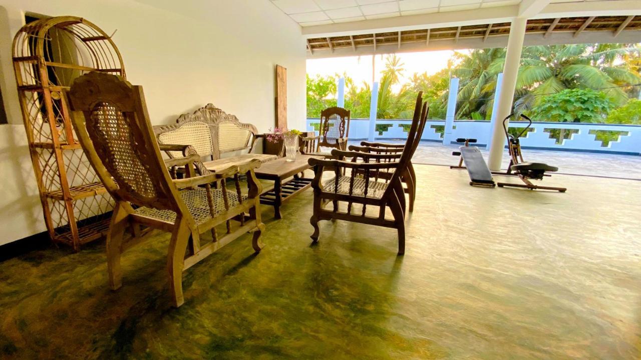 Madiha Surf House Lanka 호텔 마타라 외부 사진