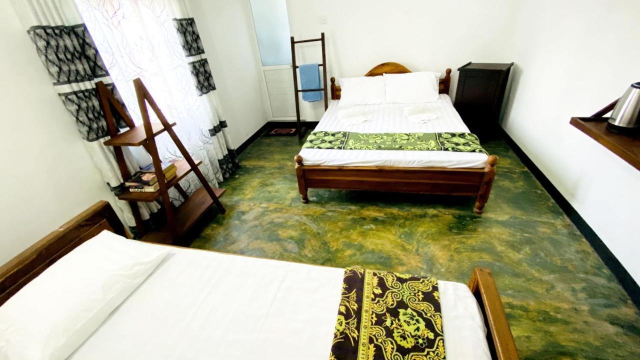 Madiha Surf House Lanka 호텔 마타라 외부 사진
