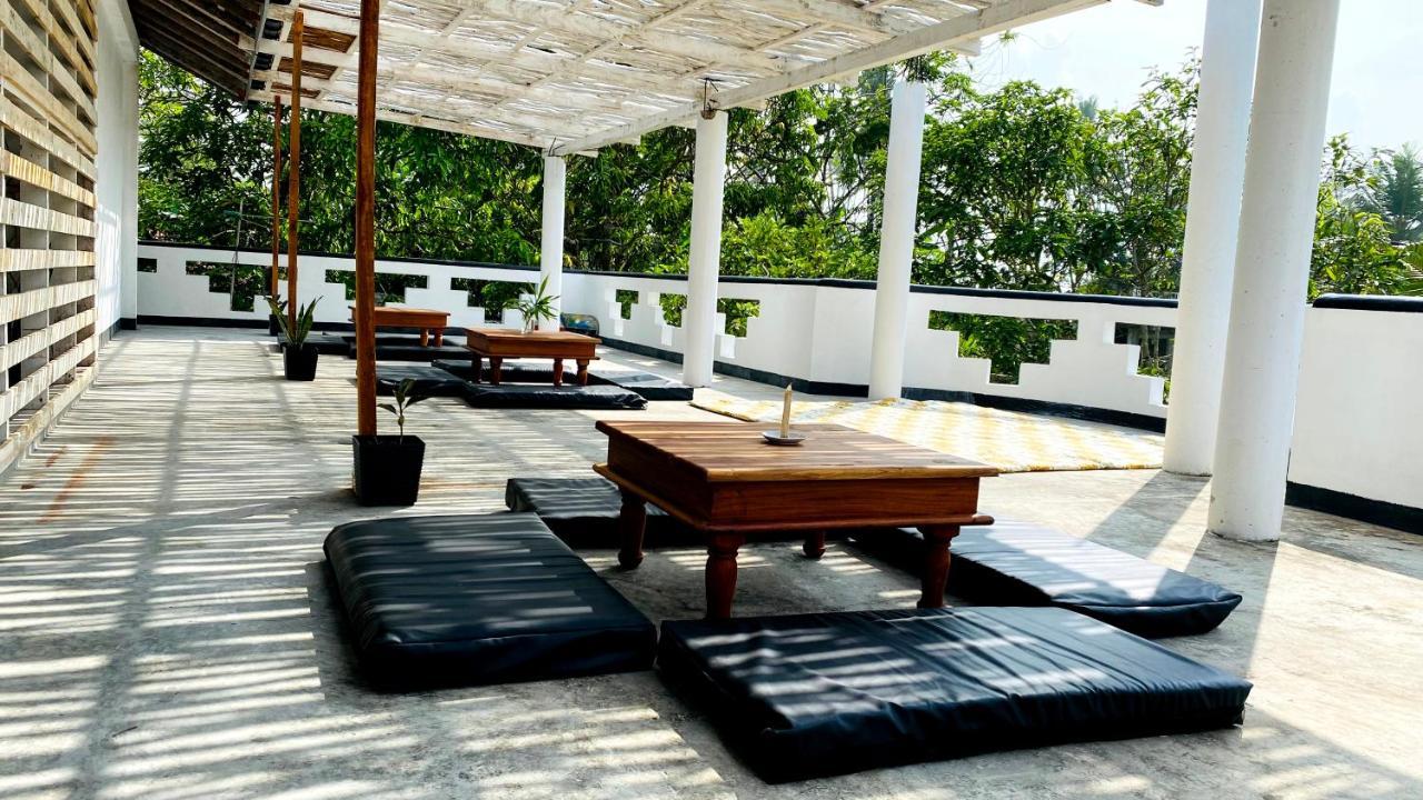 Madiha Surf House Lanka 호텔 마타라 외부 사진