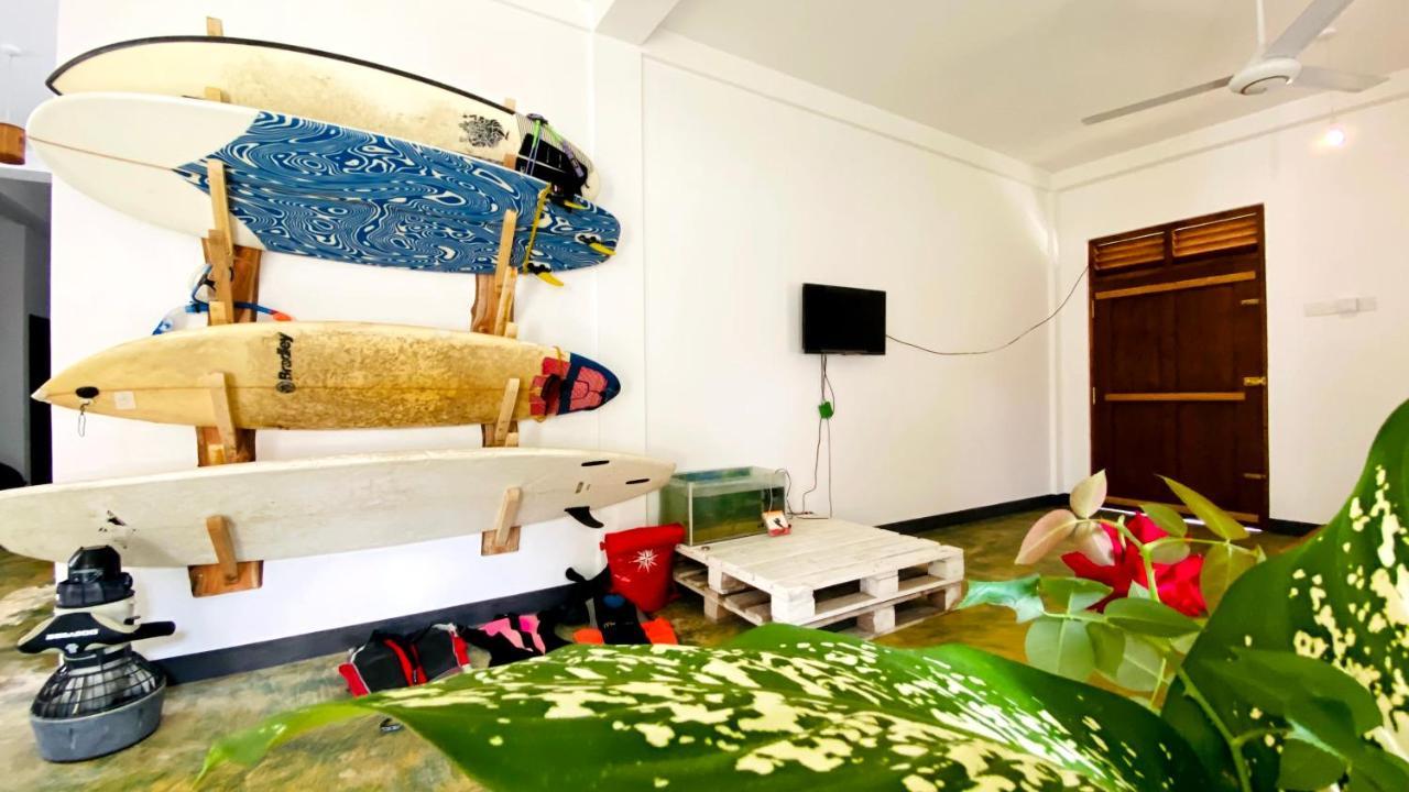 Madiha Surf House Lanka 호텔 마타라 외부 사진